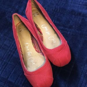 Toms red flats
